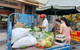 Phường Sơn Kỳ (TPHCM) rà soát, hỗ trợ thực phẩm cho người dân