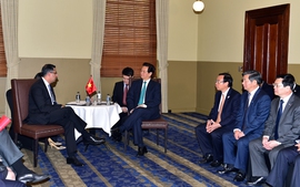 Thủ tướng Nguyễn Tấn Dũng đối thoại với các doanh nghiệp hàng đầu Australia