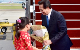Thủ tướng Nguyễn Tấn Dũng tới Malaysia