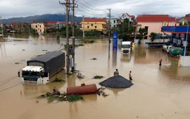 Ít nhất 5 người chết vì lũ lụt tại miền Trung