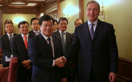 Thúc đẩy triển khai các dự án hợp tác kinh tế trọng điểm Việt-Nga