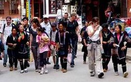 Lào Cai: Lượng khách du lịch tăng 32,9%