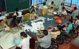 Điều kiện người khuyết tật được cấp thẻ BHYT