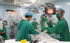 Lần đầu tiên VN sử dụng robot phẫu thuật ung thư dạ dày