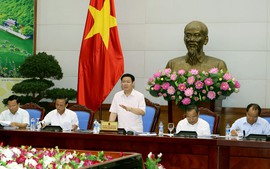 Phó Thủ tướng Vương Đình Huệ: Doanh nghiệp cần cơ chế, chính sách hơn hỗ trợ bằng tiền