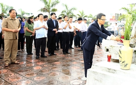 Phó Thủ tướng dâng hương, tưởng niệm các anh hùng, liệt sĩ tại Hải Dương, Hưng Yên