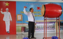 Phó Thủ tướng dự lễ đặt tên, khai giảng Trường THCS Nguyễn Văn Chính