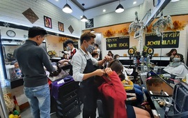Nhân viên cắt, uốn tóc thuộc đối tượng được hỗ trợ