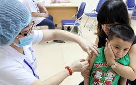 Tiêm vaccine sởi miễn phí cho trẻ từ 2-10 tuổi
