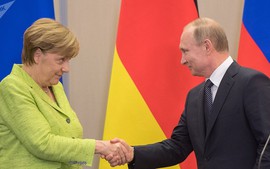 Nga, Đức thảo luận nhiều vấn đề then chốt
