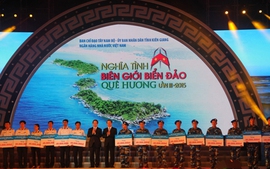 "Nghĩa tình biên giới biển đảo quê hương"