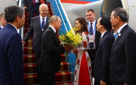 Chùm ảnh: Tổng thống Nga Vladimir Putin đến Đà Nẵng dự Hội nghị Thượng đỉnh APEC