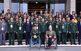 Phó Chủ tịch QH Đỗ Bá Tỵ gặp mặt thương binh, bệnh binh và gia đình liệt sĩ tiêu biểu