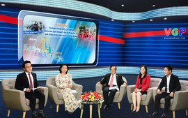 Tọa đàm: Thành phố Hồ Chí Minh: Mở cửa đón khách du lịch quốc tế và kiều bào an toàn, chu đáo