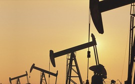 Giá dầu giảm nhẹ