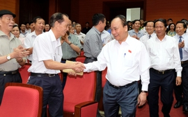 Chùm ảnh: Thủ tướng tiếp xúc cử tri Hải Phòng