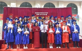 Phó Chủ tịch nước dự lễ khai giảng tại ngôi trường lâu đời nhất Thành phố mang tên Bác
