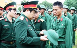 Đại tướng Phùng Quang Thanh kiểm tra Sư đoàn 324