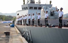 Tàu chiến VN diễn tập an ninh hàng hải, chống khủng bố quốc tế