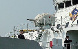 Tàu vũ trang Hàn Quốc, Pháp, Nga thăm Việt Nam