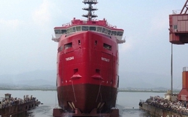 Hạ thủy tàu dịch vụ dầu khí hiện đại