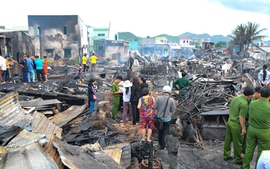 Hỏa hoạn thiêu rụi 72 căn nhà, Phó Thủ tướng chỉ đạo khẩn