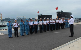 Chuẩn đô đốc giao nhiệm vụ cho thủy thủ Tàu ngầm Bà Rịa - Vũng Tàu