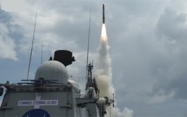 Ấn Độ thử thành công rồng lửa BrahMos phiên bản hải đối bờ