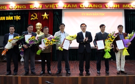 Ủy ban Dân tộc công bố quyết định tổ chức, nhân sự
