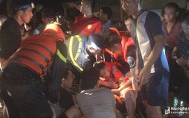 Trắng đêm giúp dân chạy lũ, 2 chiến sĩ bị thương nặng