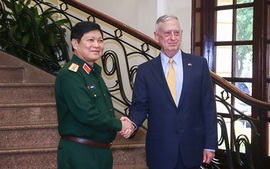 Đại tướng Ngô Xuân Lịch tiếp Bộ trưởng Quốc phòng Hoa Kỳ