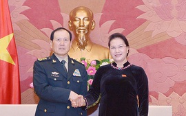 Chủ tịch Quốc hội tiếp Bộ trưởng Quốc phòng Trung Quốc