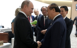 Chùm ảnh: Thủ tướng gặp Tổng thống Nga, Thủ tướng Australia, Tổng Thư ký Liên Hợp Quốc 