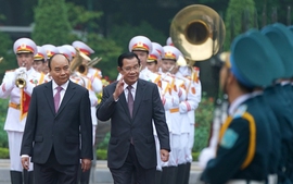 Thủ tướng Nguyễn Xuân Phúc đón, hội đàm với Thủ tướng Campuchia