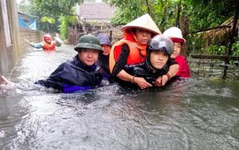 10 người thương vong, mất tích, Nghệ An đề nghị Quân đội hỗ trợ khắc phục hậu quả mưa lũ