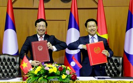 Phó Thủ tướng, Bộ trưởng Ngoại giao Phạm Bình Minh thăm chính thức Cộng hòa Dân chủ Nhân dân Lào 
