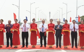 Thủ tướng cắt băng thông xe cầu Cửa Hội nối Nghệ An – Hà Tĩnh