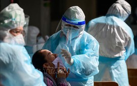 Số ca COVID-19 tăng kỷ lục; y tế Thái Lan nguy cơ 'vỡ trận'