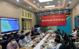 Phó Thủ tướng Lê Văn Thành chủ trì họp ứng phó bão số 8