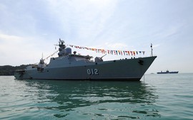 Chiến hạm 012 tới “Đất nước vạn đảo” tham gia diễn tập Hải quân ASEAN - Nga