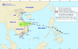 Áp thấp nhiệt đới đi vào Trung Trung bộ; cảnh báo mưa đặc biệt lớn