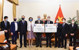 Tiếp nhận 1,5 triệu liều AstraZeneca do Pháp và Italy trao tặng