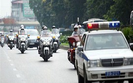 Xe công vụ, trường hợp nào được ưu tiên khi tham gia giao thông?