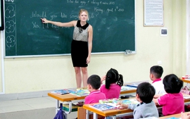 Giáo viên nước ngoài dạy ở trường phổ thông VN cần điều kiện gì? 