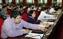 Thông qua Nghị quyết về phân bổ ngân sách trung ương năm 2012