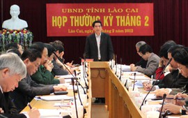 UBND tỉnh Lào Cai họp phiên thường kỳ tháng 2/2012