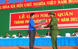 Đắk Lắk : Hoàn thành công tác giao nhận quân đợt 1 năm 2012.