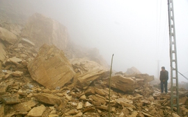 Sạt lở núi nghiêm trọng ở Mai Châu (Hòa Bình)