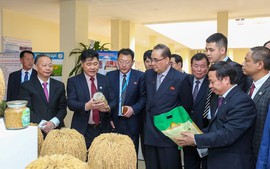 DPRK Party delegation visits VN Agriculture Science Institute