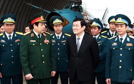 Chủ tịch nước thăm Quân chủng Phòng không - Không quân